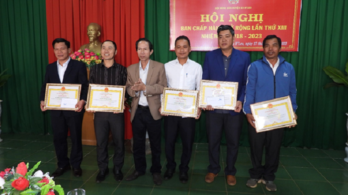 Hoi Nong dan huyen Tong ket  2